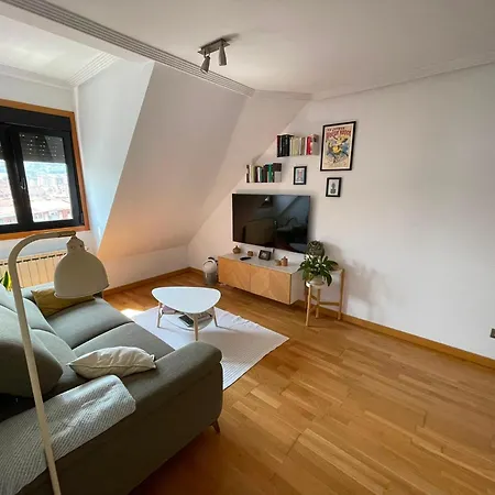 Apartamento Cozy Atico Con Encanto Entrada Facil A *